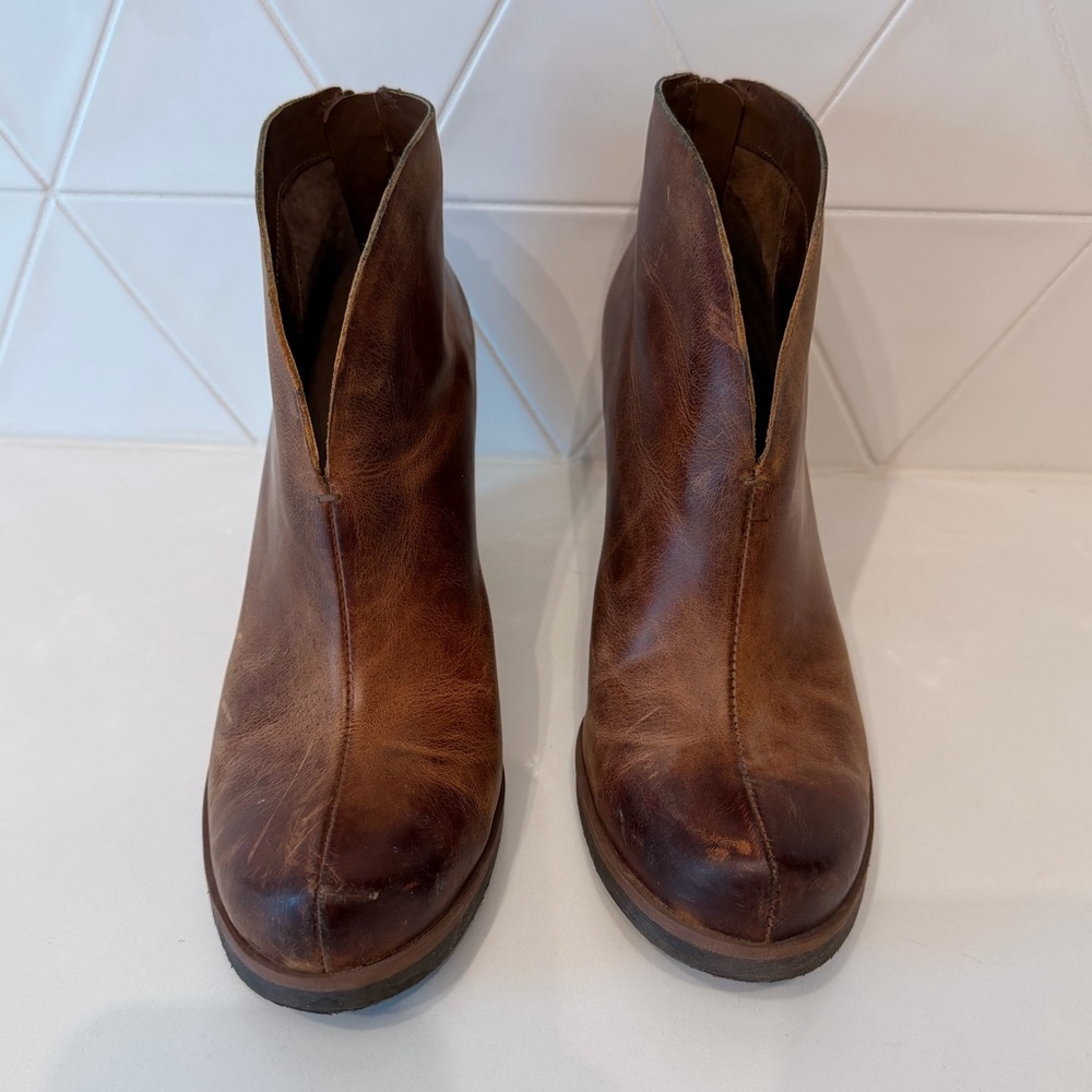 Korks Brown Leather Ankle‎ Booties Womens 9M Slip On Stacked Heel